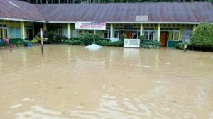 Kecamatan Pangkalan Banjir, Lalu Lintas Sumbar-Riau Macet Panjang