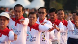 Jokowi-JK Ikut Poco-Poco di Monas