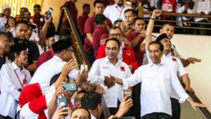 Walk Out Saat Kampanye Damai, Projo : SBY Jangan Lebay
