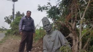 Patung Pahlawan Nasional ‘Sultan Ageng Tirtayasa’ Ditelantarkan di Pinggir Jalan