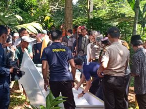 Jenazah Korban Tsunami Selat Sunda Yang Belum Teridentifikasi Akhirnya Dimakamkan