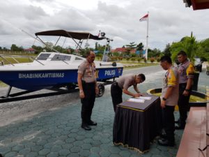 Kapolres Serahkan Speed Boat Polsek Katingan Hilir