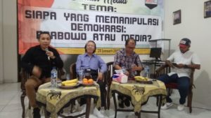 Jerry Massie: Berdemokrasi, Hindari Menyalahkan Media