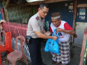 Polres Cilegon Salurkan Zakat Personil Angggota Polda Banten