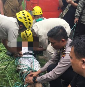 Berniat Buang Sampah, Ronal Tewas Masuk Jurang