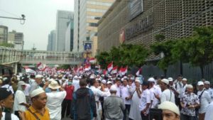 Simpatisan Prabowo-Sandi Buka Jasa “Tour Jihad Surabaya-Jakarta