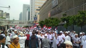 Simpatisan Prabowo-Sandi Buka Jasa “Tour Jihad Surabaya-Jakarta