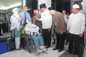 Gubernur Kepri Lepas Jamaah Calon Haji