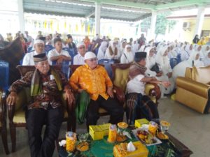 Sebelum Berangkat, Jemaah Calon Haji Tanjungbalai Lakukan Prosesi Tepung Tawar