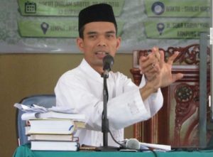 Ini Jawaban Ustadz Abdul Somad Menjawab Kontroversi Salib Jin Kafir