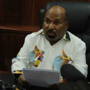 Lenis Kagoya Bicara Papua, Lukas Enembe : Dia Kepala Suku Apa?