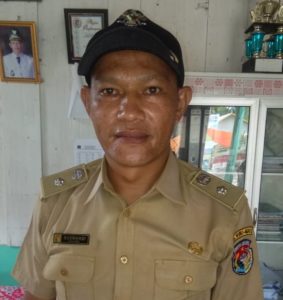 Kades Pondok Baru Ajak Warga Bikin Gapura HUT RI