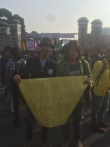 Massa Mahasiswa Tolak Revisi UU KPK Masih Bertahan di DPR