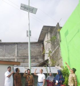 Wamen Archandra Tahar Tinjau Lampu Jalan Bantuan ESDM di Padang Panjang