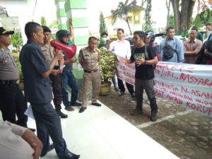 Wahapi Desak DPRD Ajukan Dirut PDAM Tirta Kualo ke Ranah Hukum