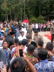 Presiden Joko Widodo Serahkan SK Perhutanan Sosial Kepada Bupati Meranti