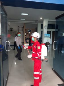 GTPP Covid -19 Padang Panjang Semprot Disinfektan di 15 Titik Rawan Corona