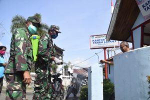 TNI dan POLRI Bantu Pemko Sawahlunto Cegah Masuknya Covid 19 