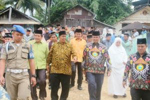 Bupati Gusmal Bersama Tokoh Solok Pancangkan Batu Pertama Pembangunan Masjid Sulit Air