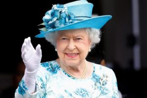 Corona di Inggris, Ratu Elizabeth II Mengungsi dari Istana Buchingham