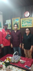 Sambangi Kades Mirah Kalanaman, Awak Media Disambut Dengan Hangat