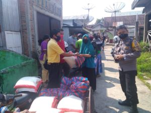 Ringankan Beban Masyarakat Wirman Putra A.Md Bagi- Bagi Sembako