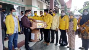 DPD Partai Golkar Kota Payakumbuh Sumbangkan Ratusan APD Bagi Tenaga Medis