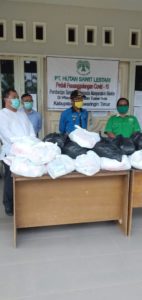 PT. HSL Salurkan 1400 Bantuan Paket Sembako Di Kecamatan Tualan Hulu