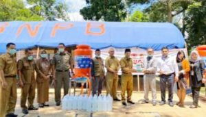 BRI Batusangkar Serahkan CSR ke Posko Covid -19 Tanah Datar