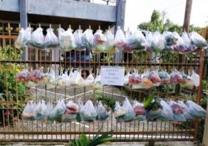 Dua Bersaudara di Padang Panjang ‘Donasi Sayuran’ di Tengah Pandemi Covid -19