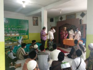 KH. Ibnu Mulkan Distribusikan Paket Sembako Hampir Setiap Hari Di Jabodetabek