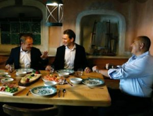 Ketahuan Makan di Resto Sampai Larut Malam, Presiden Austria Minta Maaf