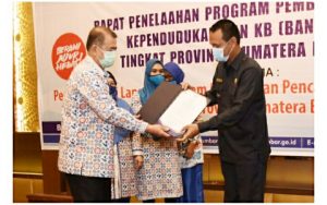 Genius Umar Raih Penghargaan Manggala Karya Kencana