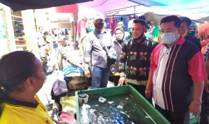 SZ dan Erick Sapa Pedagang Pasar Atas