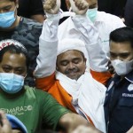 Setelah Habib Rizieq Ditahan, Ribuan Massa Berkumpul di Petamburan