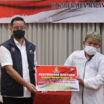 Kunjungan Kerja di Malang, Menteri Sosial Salurkan Bantuan Kepada LKS