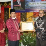 Salam Perpisahan, Bupati Sijunjung Luncurkan Buku Biografi