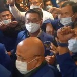 Moeldoko Hadiri KLB dengan Jas Demokrat