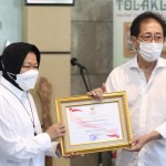 Kemensos Terima Penyaluran Bantuan Bencana Dari PT Sido Muncul Tbk