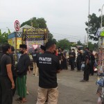 Semarak Ramadhan, PSHT Ranting Pasar Minggu Bagi- Bagi Takjil Bagi Pengguna Jalan