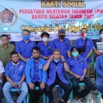 Menyambut Hari Raya Idul Fitri 1442H, PWI Barsel Bagikan 100 Paket Baksos Kepada Warga