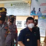 Bupati Bersama Kapolres Bartim Kunjungi Masyarakat Penerima Vaksinasi Gratis