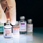 Di Antara Sinovac, AstraZeneca, dan Pfizer Manakah Vaksin yang Memiliki Efek Lebih Berat?