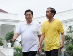 Isu Resuffle, Presiden Jokowi Komunikasi dengan Bos Beringin