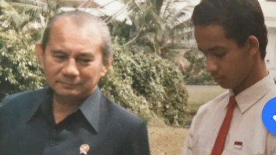 Profesor Emil Ingatkan Jokowi Dengarkan juga Suara Rakyat