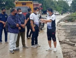 Bupati Bartim Tinjau Proyek Jalan Nansarunai