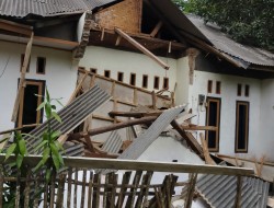 Gempa M 6,7 Banten Akibatkan Beberapa Rumah Warga Alami Kerusakan