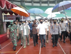 Kepala BNPB Tinjau Pelaksanaan Vaksinasi Serentak di Bekasi
