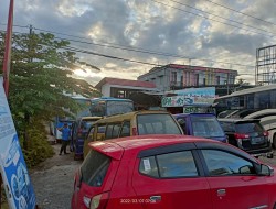 Pengusaha Angkot Kembali Lakukan Aksi Pemberhentian Operasi Bus Trans Padang
