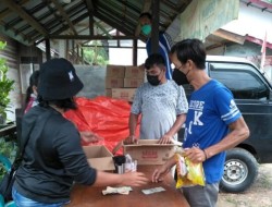 Operasi Pasar Murah, Minyak Goreng Kemasan Sederhana Ludes Diserbu Warga